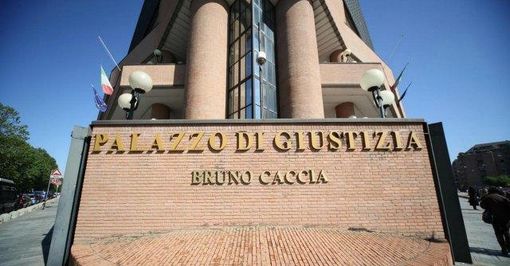 Il Clark di Beautiful imputato a Torino per maltrattamenti, i legali: "Il processo porti alla luce la verità" Il Clark di Beautiful imputato a Torino per maltrattamenti, i legali: "Il processo porti alla luce la verità"