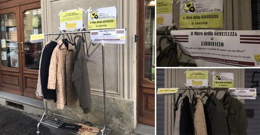 Cappotti e libri in regalo per i senza tetto: il gesto di solidarietà di una libreria torinese [FOTO]