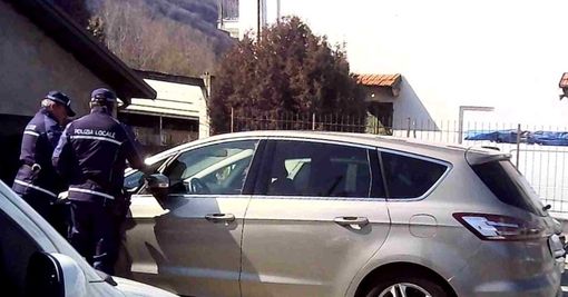 La Polizia locale al lavoro per il sequestro La Polizia locale al lavoro per il sequestro