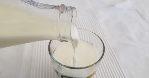 Latte in bicchiere Latte in bicchiere