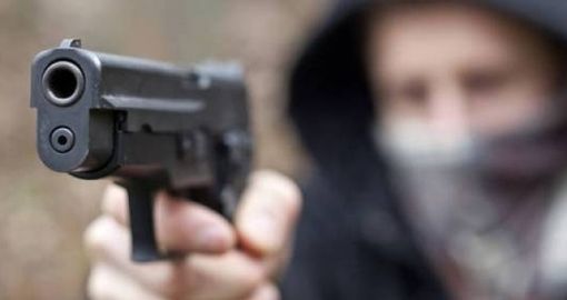 Rapina ieri sera a Moncalieri, titolare di un negozio di corso Roma derubato di incasso e portafoglio