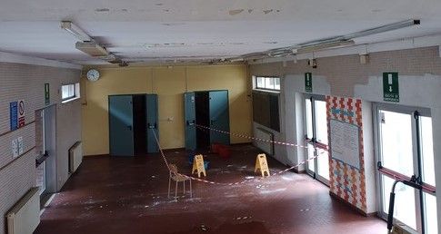 Dopo la grandine, infiltrazioni nella media di Lucento: "Al via oggi gli interventi di sistemazione" Dopo la grandine, infiltrazioni nella media di Lucento: "Al via oggi gli interventi di sistemazione"