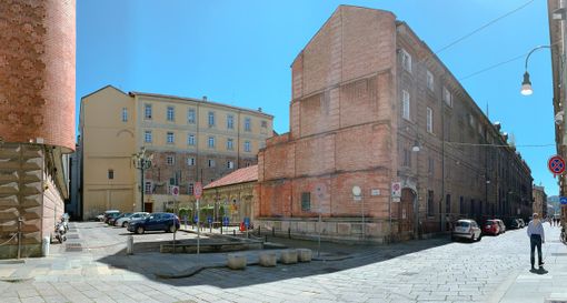 Ascensore per disabili all'ex Accademia di Artigliera, nuova sede di Paratissima Ascensore per disabili all'ex Accademia di Artigliera, nuova sede di Paratissima