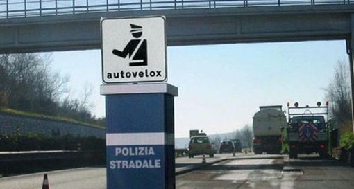 autovelox - foto di archivio autovelox - foto di archivio