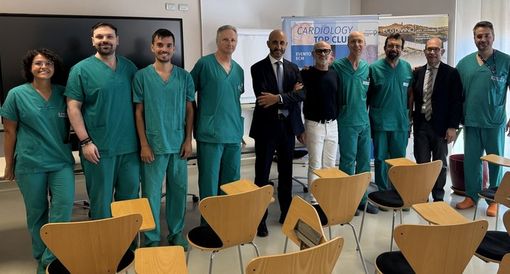 L'equipe che ha effettuato l'intervento all'ospedale di Asti
