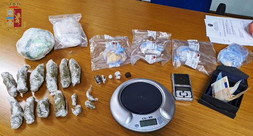 Droga nella cantina del vicino a Grugliasco: arrestati due pusher