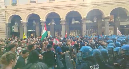 Gli scontri in via Roma al corteo del 1° maggio