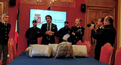 Blitz antidroga in corso Regina Margherita: arrestato uomo di 36 anni Blitz antidroga in corso Regina Margherita: arrestato uomo di 36 anni