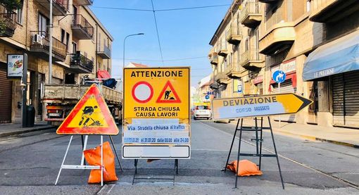 Cantiere di corso Grosseto, l’amara sorpresa dei commercianti: chiusa improvvisamente via Stradella Cantiere di corso Grosseto, l’amara sorpresa dei commercianti: chiusa improvvisamente via Stradella