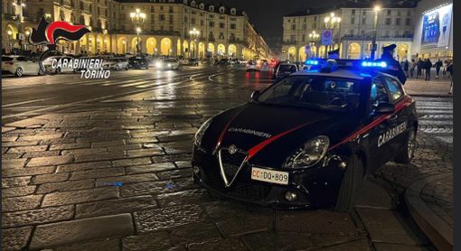 auto carabinieri di notte