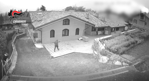 Da Rivoli a Perugia: smantellata la banda che svaligiava le case a colpi di bastone [VIDEO]