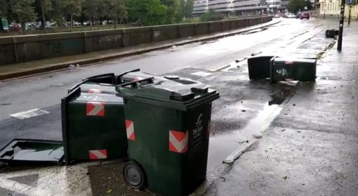 cassonetti scoperchiati cassonetti scoperchiati