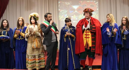 lunetta e foto d'archivio carnevale lunetta e foto d'archivio carnevale