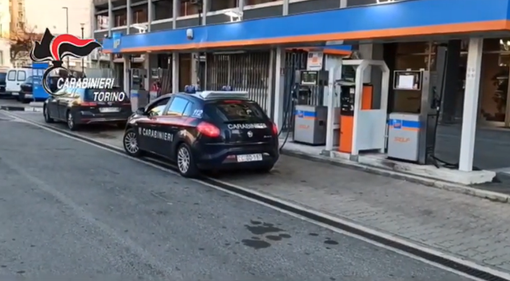 Torino, manometteva l'impianto di rifornimento per rubare benzina: arrestato