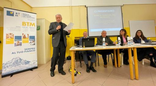 Poirino, all'Unitre la conferenza di Banca Territori del Monviso su credito, mutualità, etica e solidarietà Poirino, all'Unitre la conferenza di Banca Territori del Monviso su credito, mutualità, etica e solidarietà