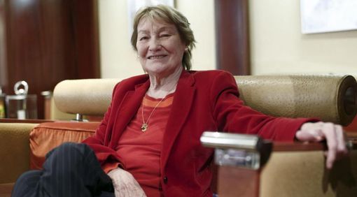 Sotto i riflettori della Fondazione Sandretto, Marisa Bruni Tedeschi, mamma di Carla e Valeria, per presentare il suo ultimo libro