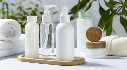 Ridurre l’impatto ambientale negli hotel: soluzioni plastic free per un’ospitalità sostenibile