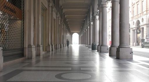 Torino ripiomba il lockdown: in centro negozi chiusi e silenzio spettrale [VIDEO e FOTO]