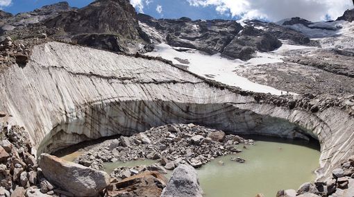 Nel cortile del Rettorato inaugura la mostra che racconta la crisi dei ghiacciai Nel cortile del Rettorato inaugura la mostra che racconta la crisi dei ghiacciai
