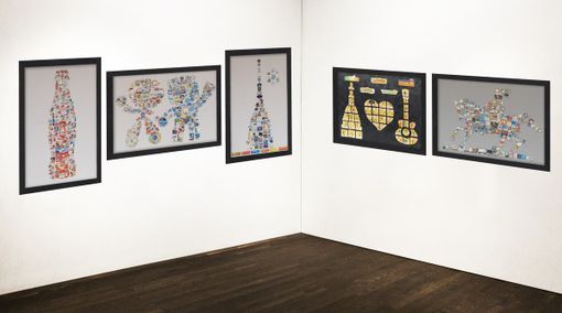 Al negozio Biraghi una mostra di spillette per lanciare la collezione Turin Loves Music Al negozio Biraghi una mostra di spillette per lanciare la collezione Turin Loves Music