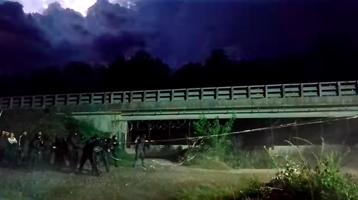 Notte di tensione in ValSusa: i No Tav assaltano il cantiere di San Didero con pietre Notte di tensione in ValSusa: i No Tav assaltano il cantiere di San Didero con pietre