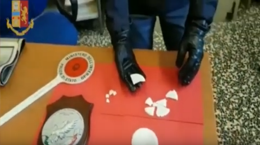 Scoperto un altro laboratorio che produceva &quot;ostie&quot; fatte di crack: un arresto