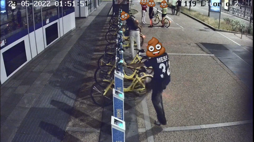 Vandali in azione contro ToBike - immagine diffusa da TOBIKE