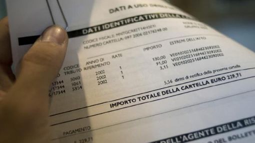 cartella esattoriale e burocrazia - foto d'archivio