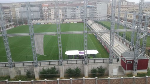 Notte insolita in zona Filadelfia: allo stadio "atterra" un ufo, ma serve a curare l'erba Notte insolita in zona Filadelfia: allo stadio "atterra" un ufo, ma serve a curare l'erba