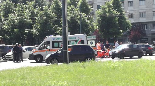 Incidente in largo Orbassano a Torino, una persona trasportata al Cto Incidente in largo Orbassano a Torino, una persona trasportata al Cto