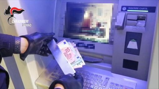 Furto al bancomat, contanti Furto al bancomat, contanti