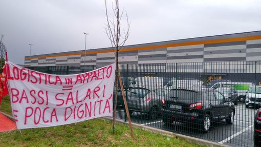 Brandizzo, sciopero per gli addetti alla sicurezza di Amazon (FOTO) Brandizzo, sciopero per gli addetti alla sicurezza di Amazon (FOTO)