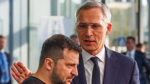 Kiev interrompe i pagamenti del debito estero, rischio di default