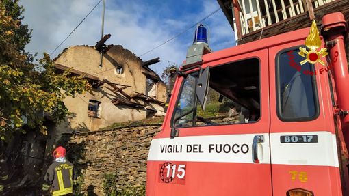 Un incendio distrugge una parte di casa in Borgata Pons ad Angrogna