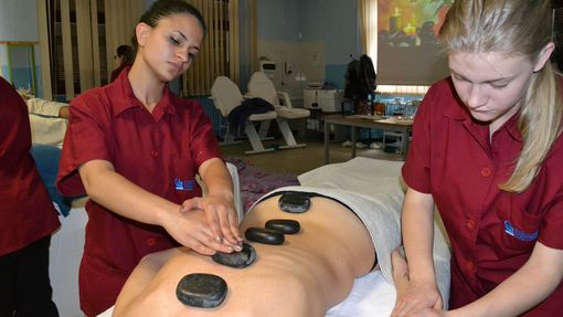 "Mi piace far stare bene le persone": corso di estetista a Ceva "Mi piace far stare bene le persone": corso di estetista a Ceva