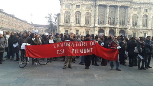 Rischio privatizzazione per la CSI: protesta dei lavoratori in piazza Castello