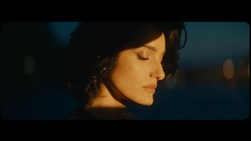 "Niente da dire" online il videoclip del singolo di Levante girato ai Murazzi del Po "Niente da dire" online il videoclip del singolo di Levante girato ai Murazzi del Po