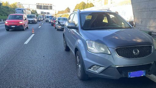 Incidente in tangenziale Nord a Torino, all'altezza di Collegno Incidente in tangenziale Nord a Torino, all'altezza di Collegno