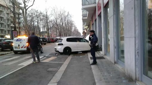 Una delle due auto coinvolte nel sinistro