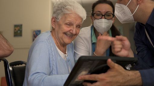 ABCDigital, gli ospiti della RSA Bosco della Stella di Rivoli a lezione di digital dai giovani
