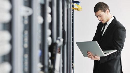 Intesa Sanpaolo cerca all’Università di Torino i prossimi Data Scientist per estrarre valore dai Big Data Intesa Sanpaolo cerca all’Università di Torino i prossimi Data Scientist per estrarre valore dai Big Data