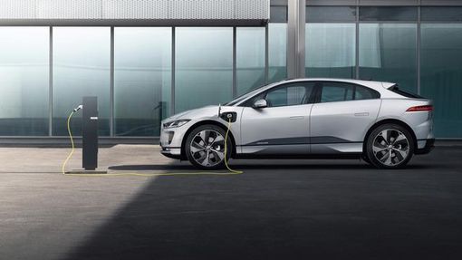 Jaguar I-Pace: ancora più intelligente, più connessa e più rapida nella ricarica