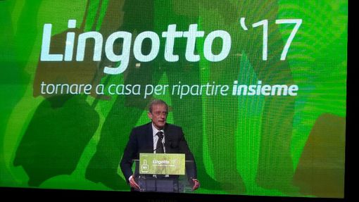 Fassino al Lingotto per Renzi: "No al riformismo dall'alto" Fassino al Lingotto per Renzi: "No al riformismo dall'alto"