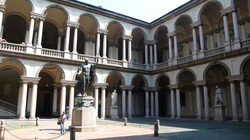 L'associazione Amico Libro organizza una giornata a Milano