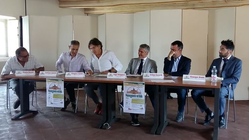 “Passeggiando nel Bello” del Parco di Stupinigi per una buona causa “Passeggiando nel Bello” del Parco di Stupinigi per una buona causa