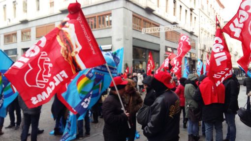 Crisi, tocca agli edili manifestare sotto la Prefettura: &quot;Metro 2, Tav, Città della Salute e sicurezza delle scuole: bisogna fare in fretta&quot;