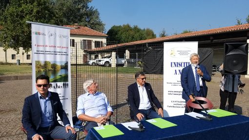 tavolo relatori progetto