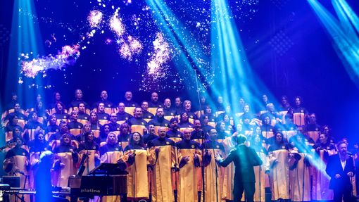 Un "Golden buzzer" per spedire il Sunshine Gospel Choir in finale di Italia's got talent, ma a giugno saranno di nuovo "a casa" Un "Golden buzzer" per spedire il Sunshine Gospel Choir in finale di Italia's got talent, ma a giugno saranno di nuovo "a casa"