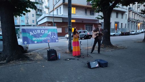 La performance lungo la Dora