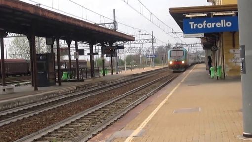 Trofarello, donna finisce sotto il treno. Circolazione ferroviaria in tilt